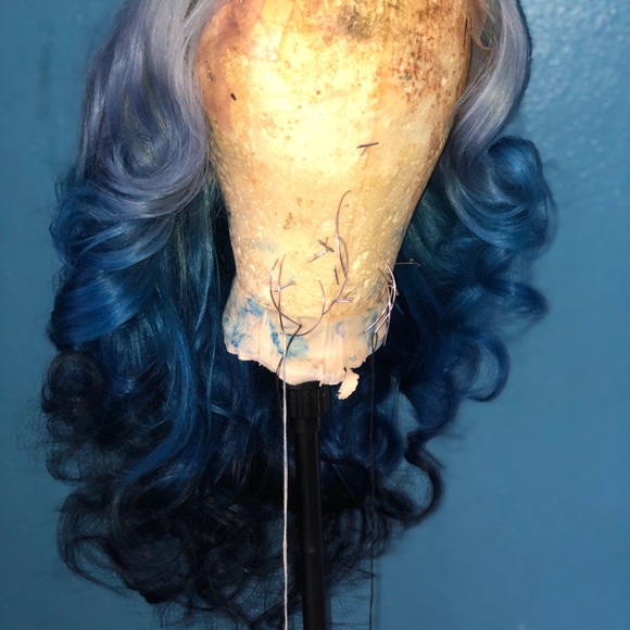 Wig  - Blue reverse ombré (pre-owned). - Picture 3 of 7